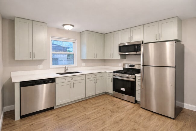 146 S 9th Ave in Maywood, IL - Building Photo - Building Photo