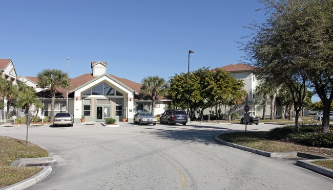 Royal Poinciana in West Palm Beach, FL - Foto de edificio - Building Photo