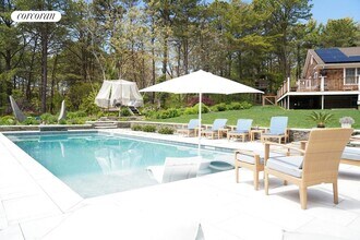 565 Montauk Hwy in Southampton, NY - Building Photo - Building Photo