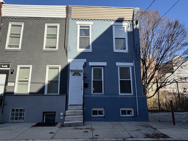 2015 Fernon St in Philadelphia, PA - Building Photo - Building Photo