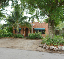 551-553 SW 13th Ave in Fort Lauderdale, FL - Building Photo