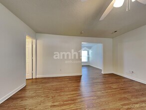 4945 Hopewood Ln in Charlotte, NC - Building Photo - Building Photo