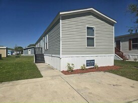 1400 Banana Rd in Lakeland, FL - Building Photo