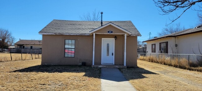 property at 607 W 17th St