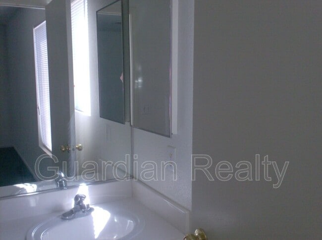 property at 5922 Hilmont St