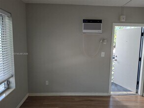 13025 Emerald Dr in North Miami, FL - Foto de edificio - Building Photo