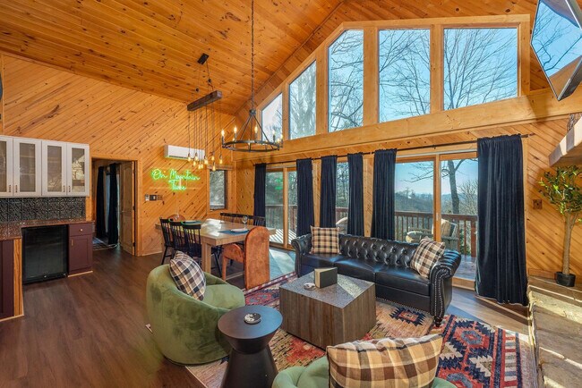 2338 El Miner Dr in Mars Hill, NC - Building Photo - Building Photo