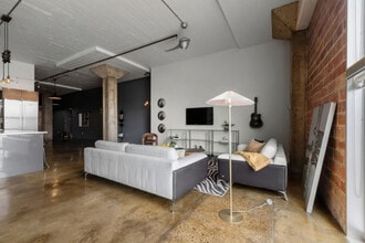 10303-10107 107 St NW, Unit SI ID1308642P in Edmonton, AB - Building Photo - Building Photo