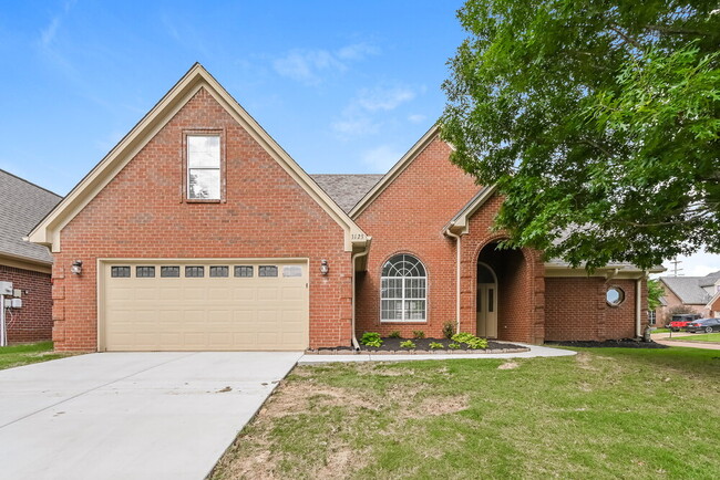 property at 3123 Quartz Dr
