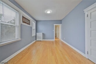 26 Montrose Terrace in Irvington, NJ - Building Photo - Building Photo