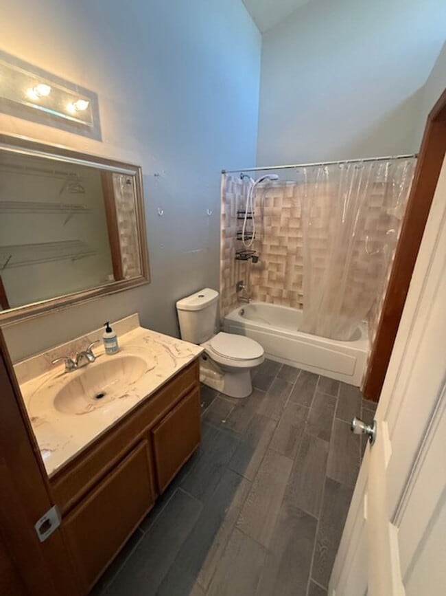 1354 Warrior Way in Tallahassee, FL - Building Photo - Building Photo