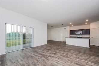 162 Hidden Lk Lp in Haines City, FL - Building Photo - Building Photo