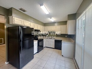3931 Hunters Lake Cir W in Jacksonville, FL - Building Photo - Building Photo