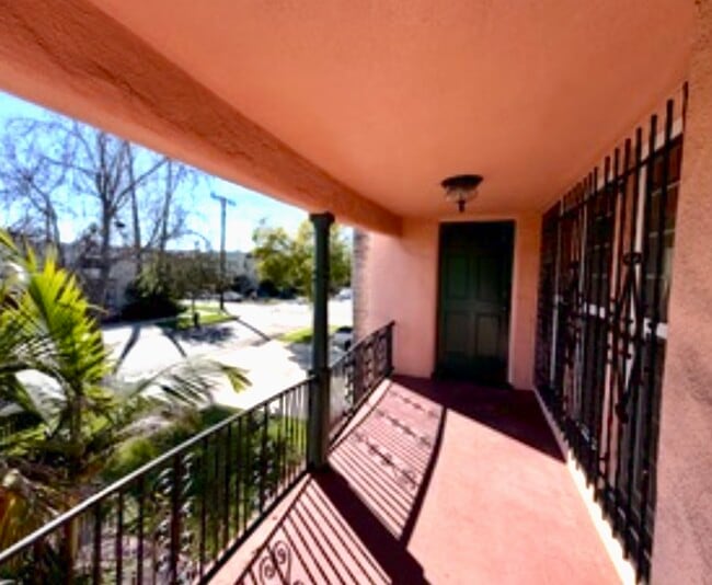 6089 Cashio St, Unit 1615 - A-705 - A in Los Angeles, CA - Building Photo - Building Photo