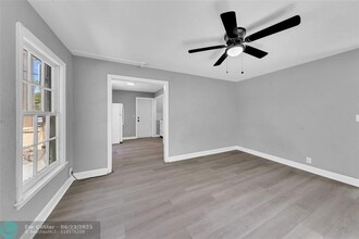 325 N Federal Hwy in Lake Worth Beach, FL - Building Photo - Building Photo