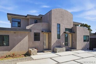 5447 Soledad Rd in San Diego, CA - Building Photo