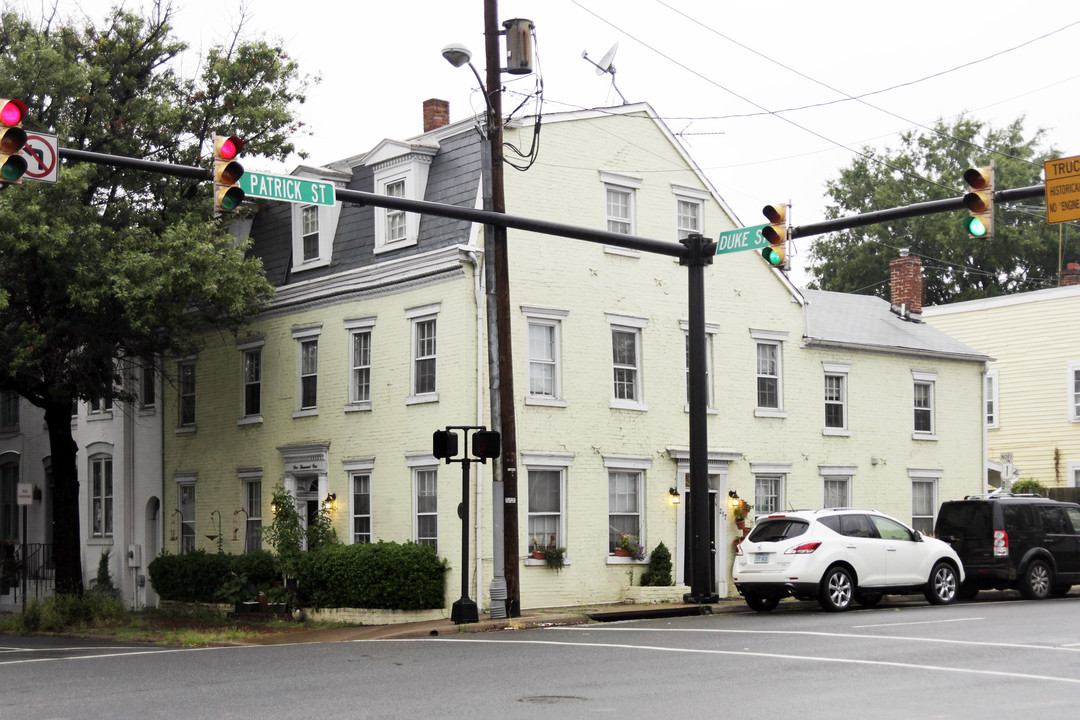 1001 Duke St in Alexandria, VA - Building Photo