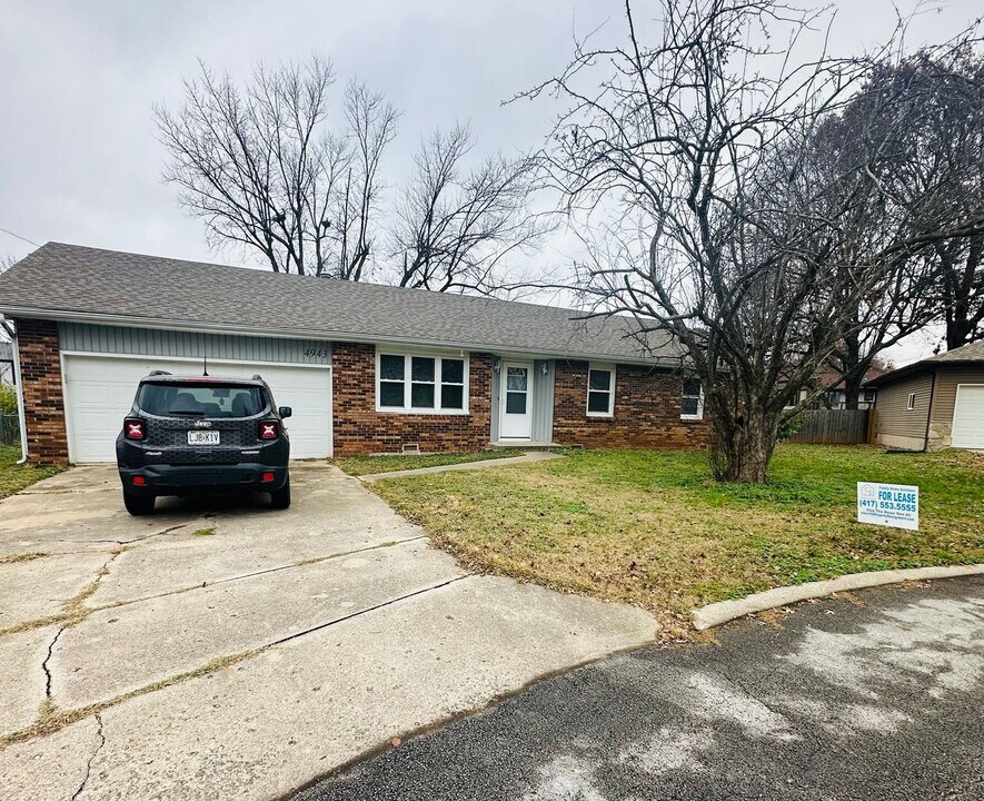 4943 S Ash Ave in Springfield, MO - Building Photo