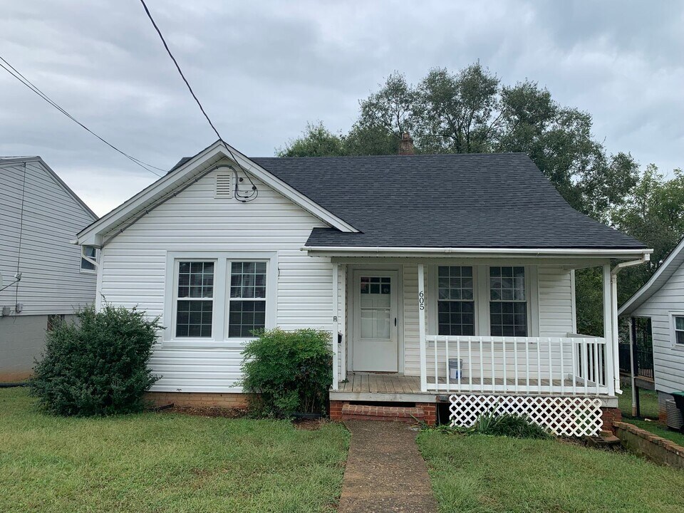 605 Newberne St in Lynchburg, VA - Building Photo