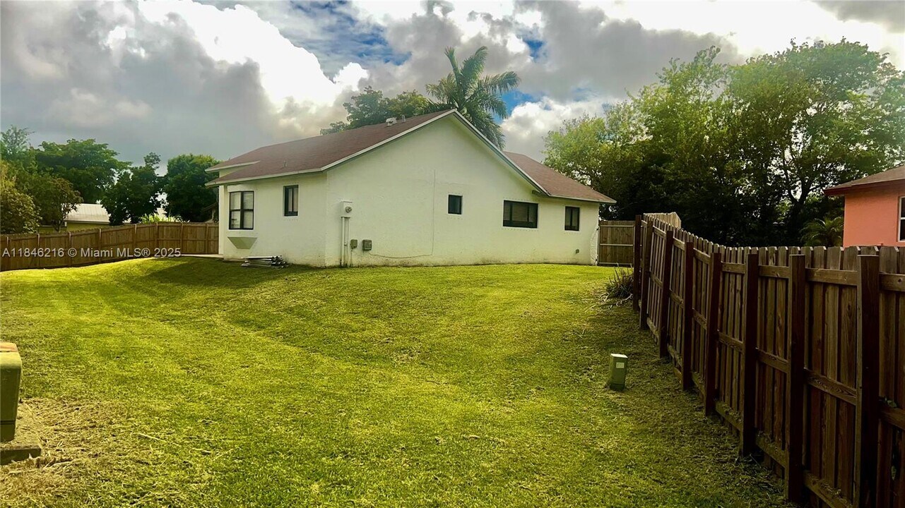 13549 SW 285th Terrace in Homestead, FL - Building Photo