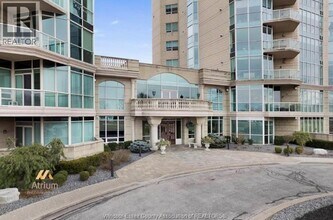 5055 Riverside Dr E in Windsor, ON - Building Photo - Building Photo