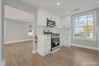 15 N Main St in Pennington, NJ - Building Photo - Building Photo