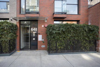 648 Bergen St in Brooklyn, NY - Foto de edificio - Building Photo