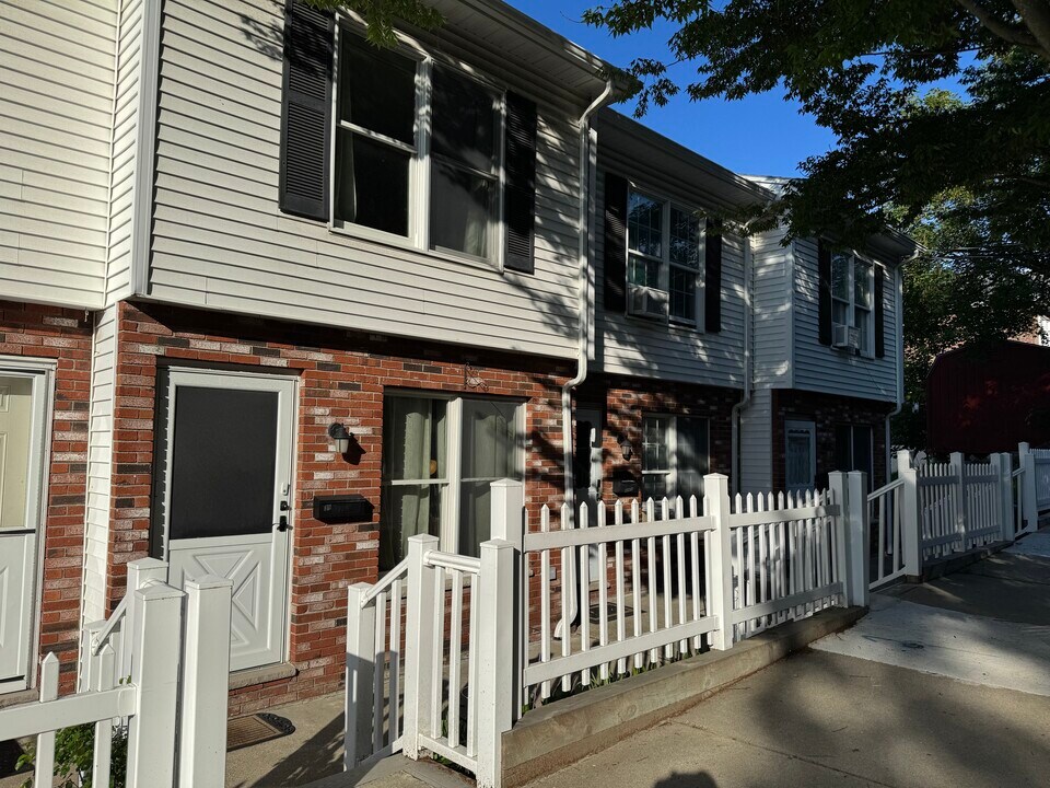39 Prescott Ave in Chelsea, MA - Building Photo