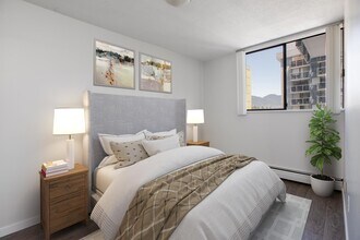 1905 Robson St in Vancouver, BC - Building Photo - Building Photo