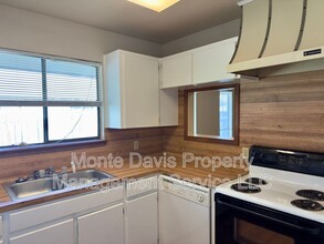 8701 Piney Point Dr in Austin, TX - Building Photo - Building Photo