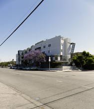 3986 Ingraham St in Los Angeles, CA - Foto de edificio - Building Photo