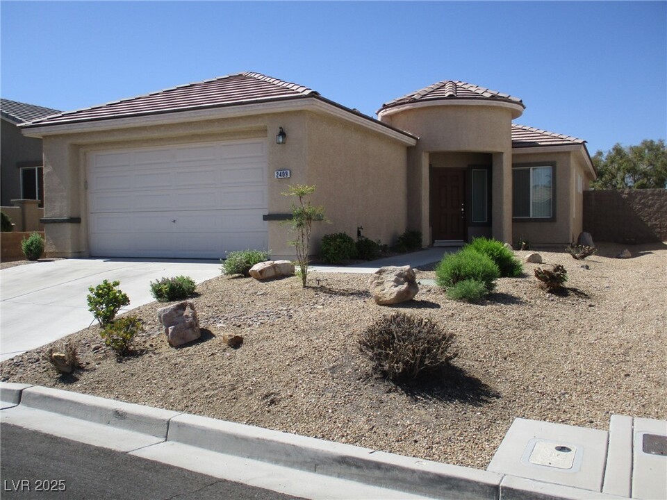 2409 Sturrock Dr in Henderson, NV - Building Photo