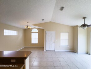 100 Ashton Cir in Welaka, FL - Building Photo - Building Photo
