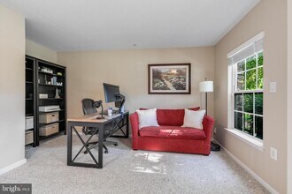 21800 Flanders Ct in Ashburn, VA - Building Photo - Building Photo