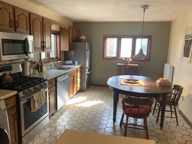 8 Franklin St, Unit 8 Franklin Street in Somerville, MA - Foto de edificio - Building Photo