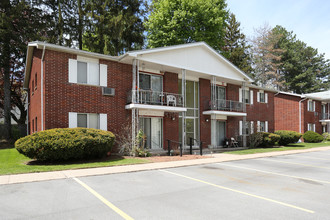 Brittany Woods Apartments in Rochester, NY - Building Photo - Building Photo