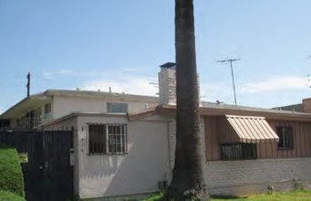 10718 Crenshaw Blvd in Inglewood, CA - Building Photo - Building Photo