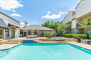Summerstone Apartments in Bedford, TX - Building Photo