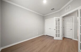 Room in House on Tree Nut Lp in Buda, TX - Foto de edificio - Building Photo