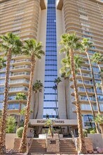 3111 Bel Air Dr in Las Vegas, NV - Foto de edificio - Building Photo