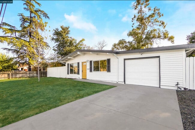 198 Brown St in Vacaville, CA - Building Photo - Building Photo
