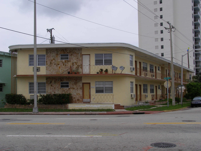 Indian Creek Apartments in Miami Beach, FL - Foto de edificio - Building Photo