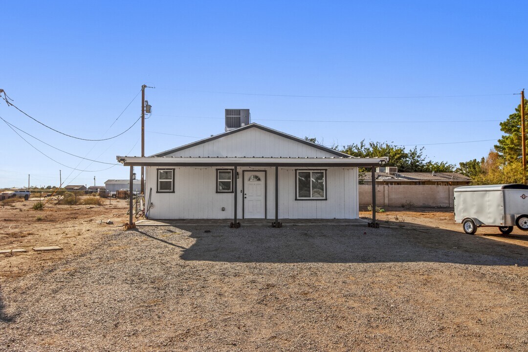 8030 Stanley Rd in Las Cruces, NM - Building Photo