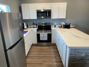 206 Roberts St in San Antonio, TX - Building Photo - Building Photo