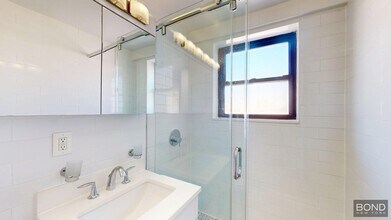 145 E 16th St in New York, NY - Building Photo - Building Photo