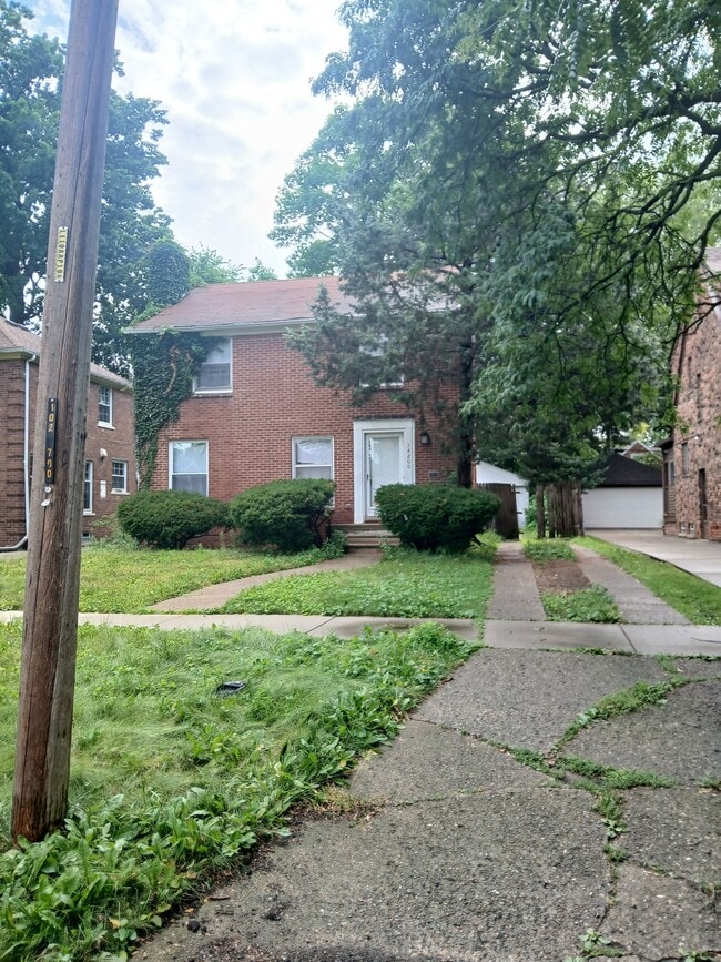 property at 14200 Stahelin Rd