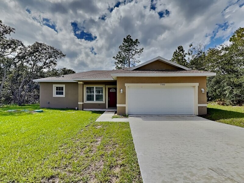7780 N Maltese Dr in Citrus Springs, FL - Building Photo