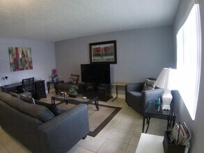 133 Normandy Ln in Delray Beach, FL - Building Photo - Building Photo