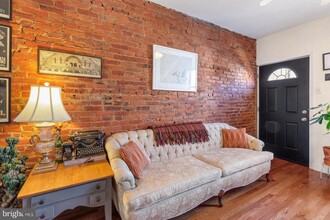 1839 Sepviva St in Philadelphia, PA - Building Photo - Building Photo