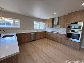 135 Kakahiaka St in Kailua, HI - Building Photo - Building Photo